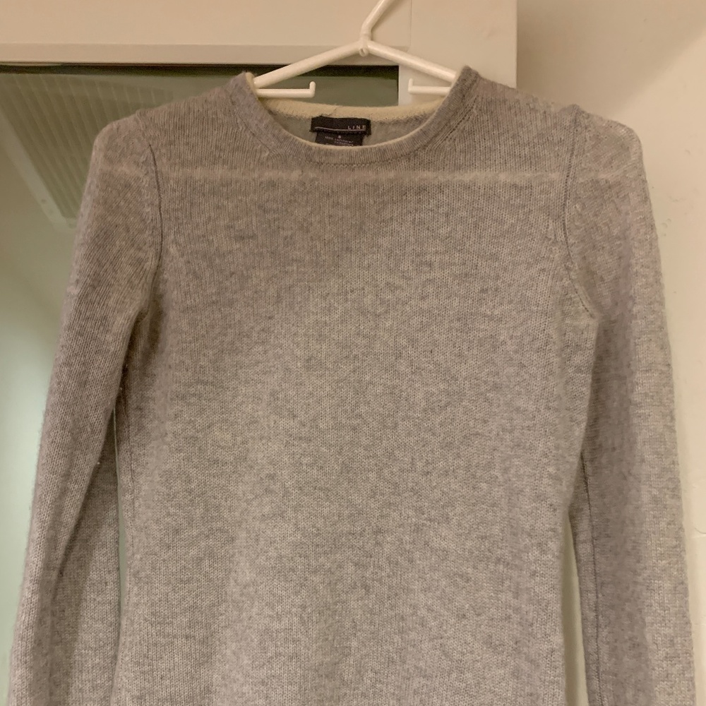 SILVER CASHMERE SWEATER WITH WHITE TRIM, SIZE S